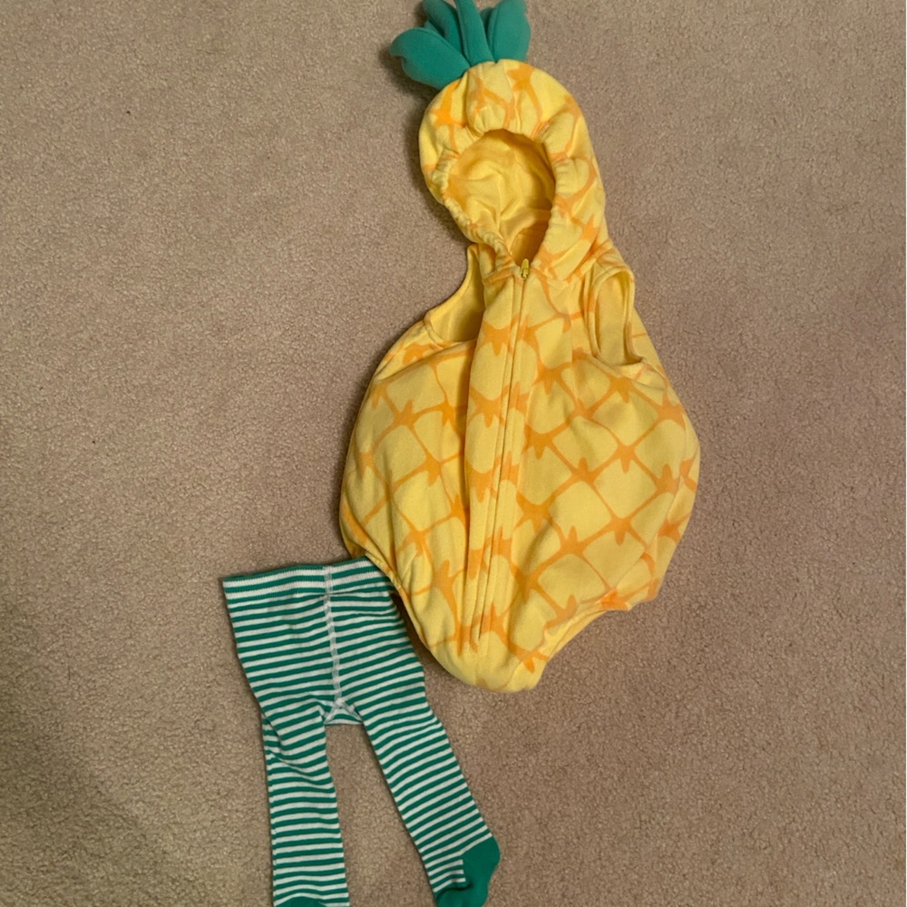 Too sweet 🍍 baby Halloween costume!